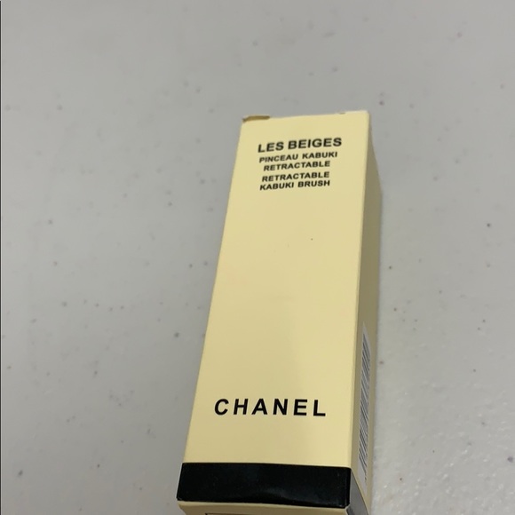 Chanel travels brush